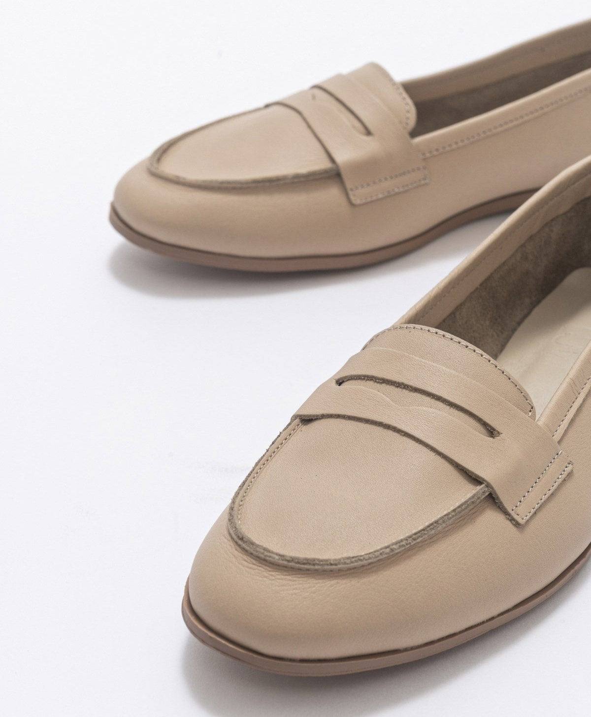 Dorothy - Beige Leather Loafers