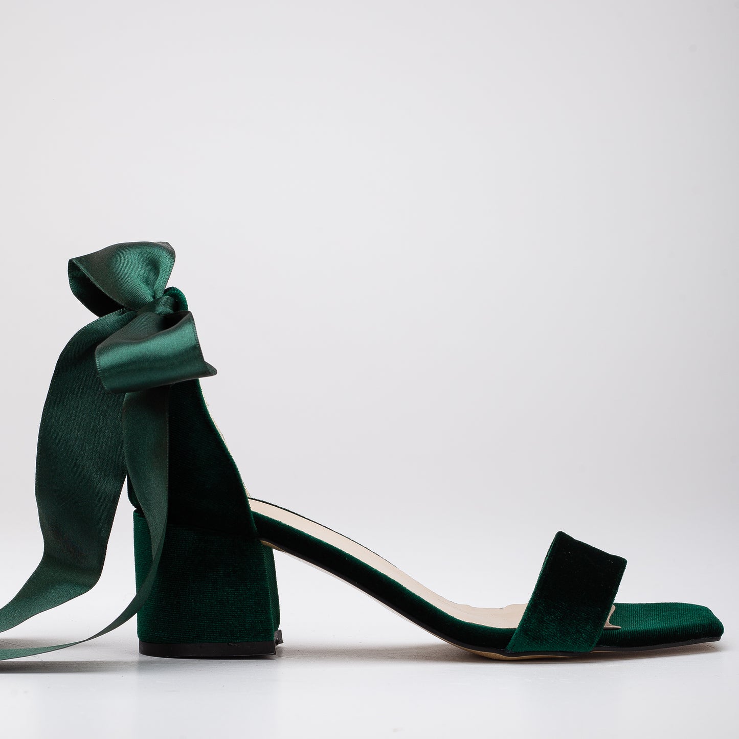 Hera - Emerald Green Sandals with Ribbon