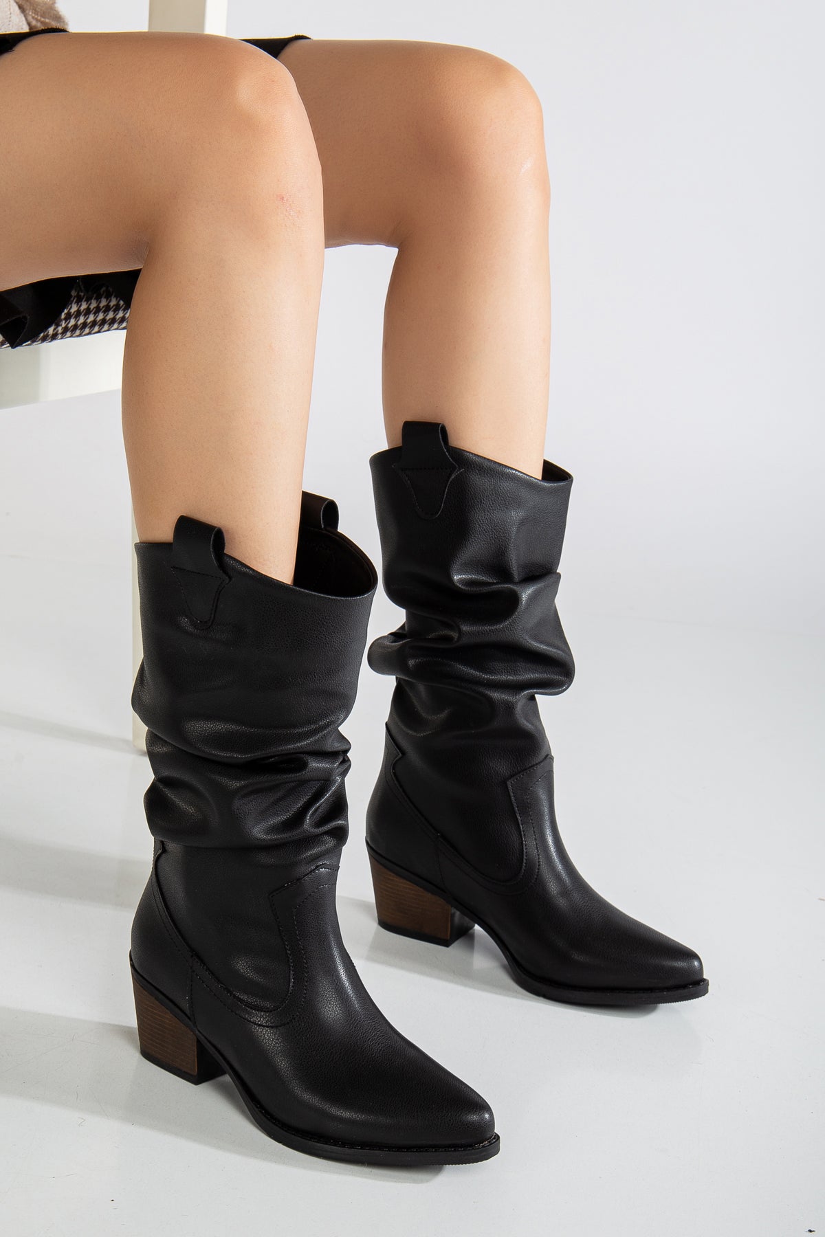 Bonnie - Black Slouch Western Boots