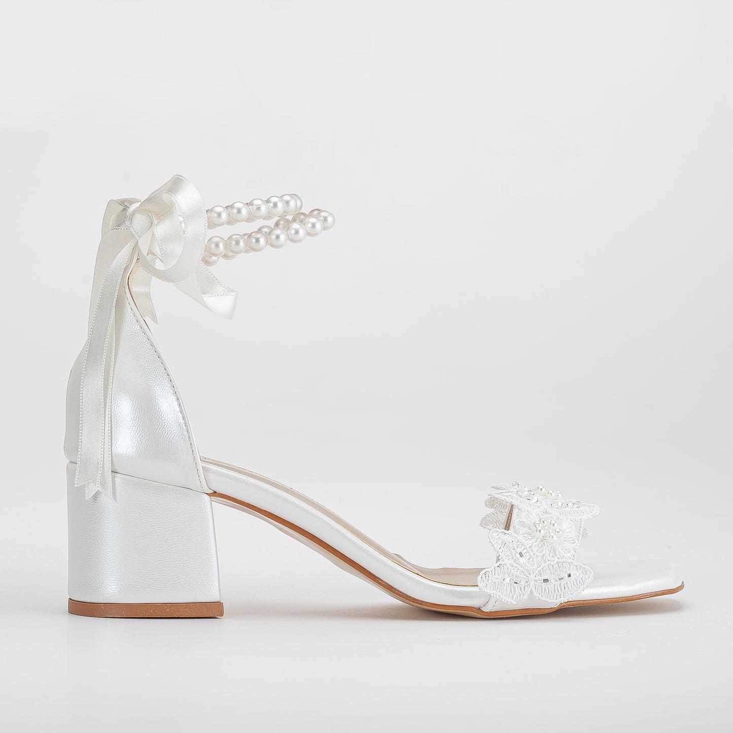 Amber - Ivory Lace Bridal Sandals with Pearls