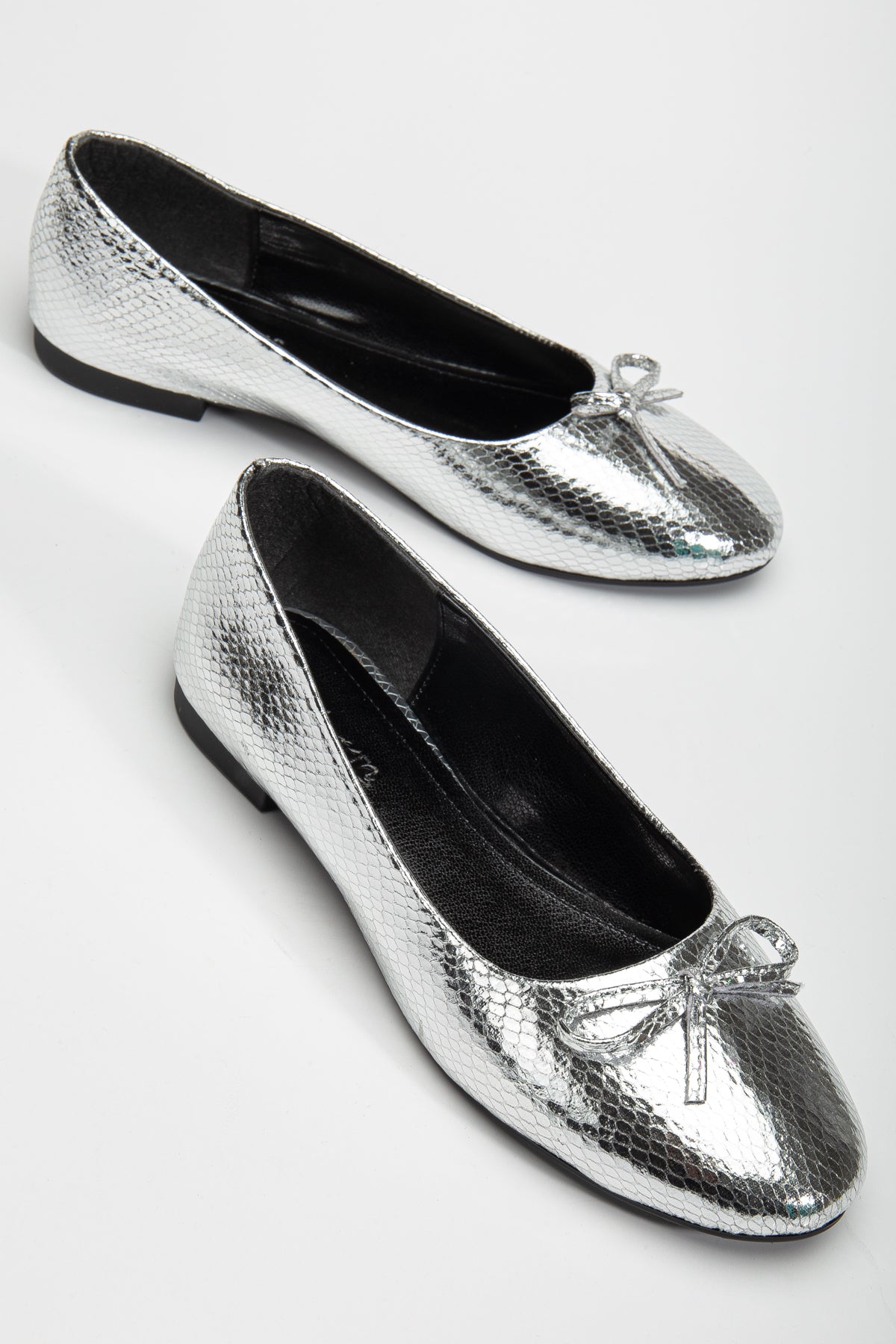Amy - Silver Ballerina Flats