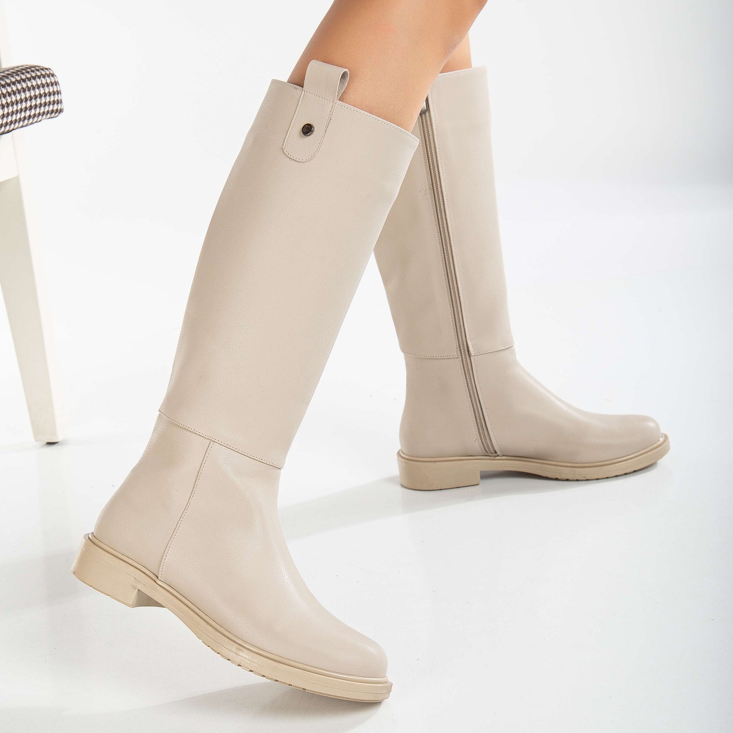 white vegan rain boots, cruelty-free white rain boots, vegan waterproof white boots, sustainable white rain boots, eco-friendly white rain boots, vegan rubber white boots, white vegan waterproof footwear, animal-free white rain boots, white vegan wellies, ivory-tone vegan rain boots
