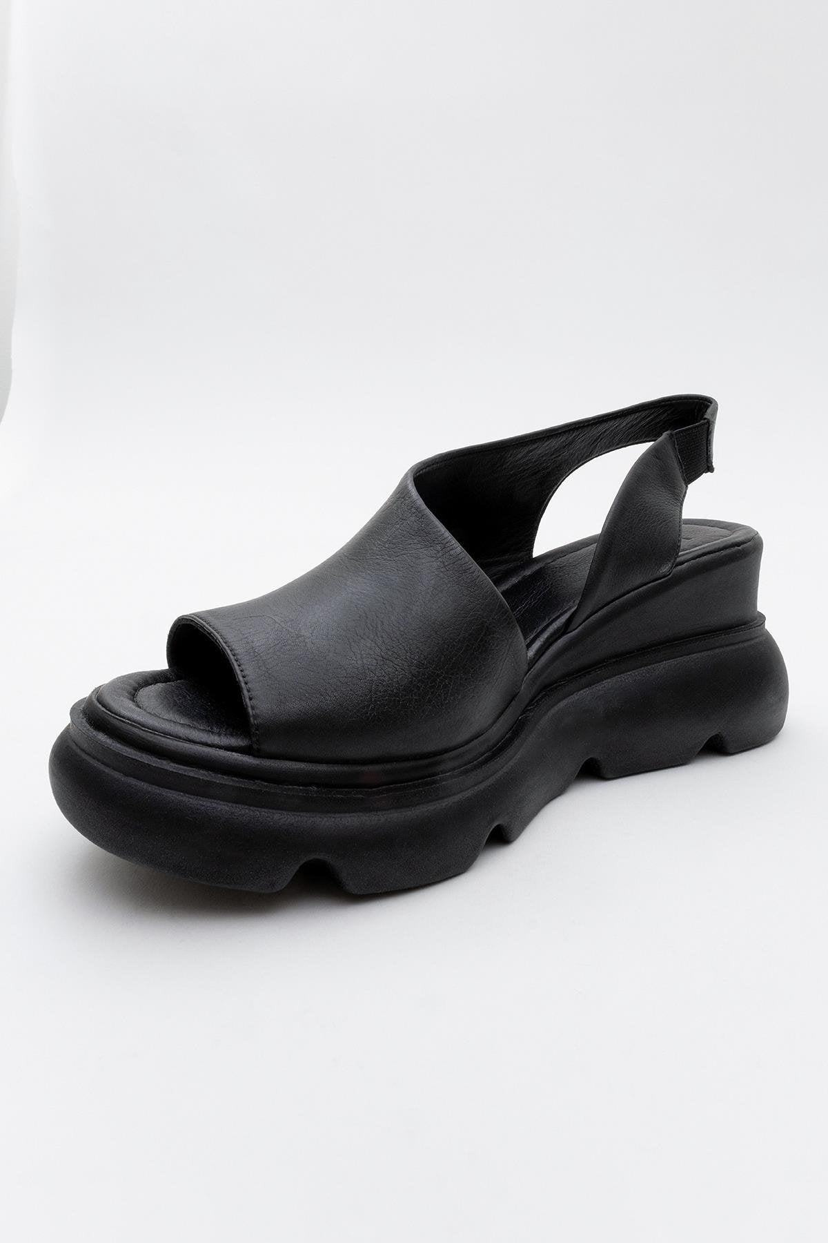 Agusto - Black Leather Platform Sandal (Women)