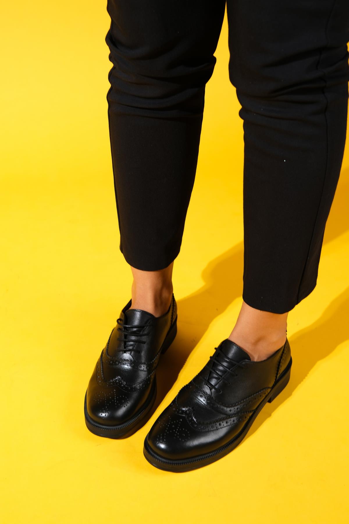 Avra - Black Leather Oxford Shoes (Women)