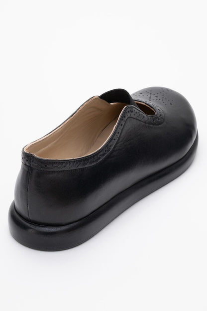 CHELLE Black Elastic Leather Flat (Women)