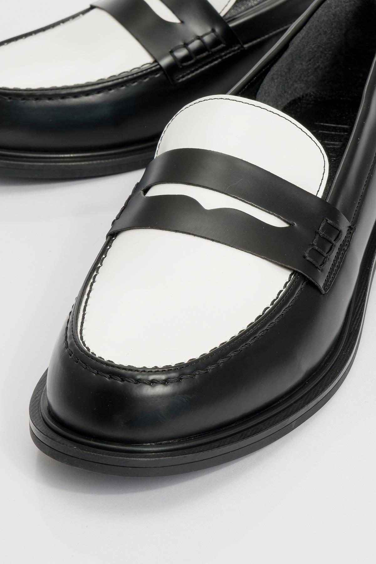 CHOOS Black Loafer (Women)