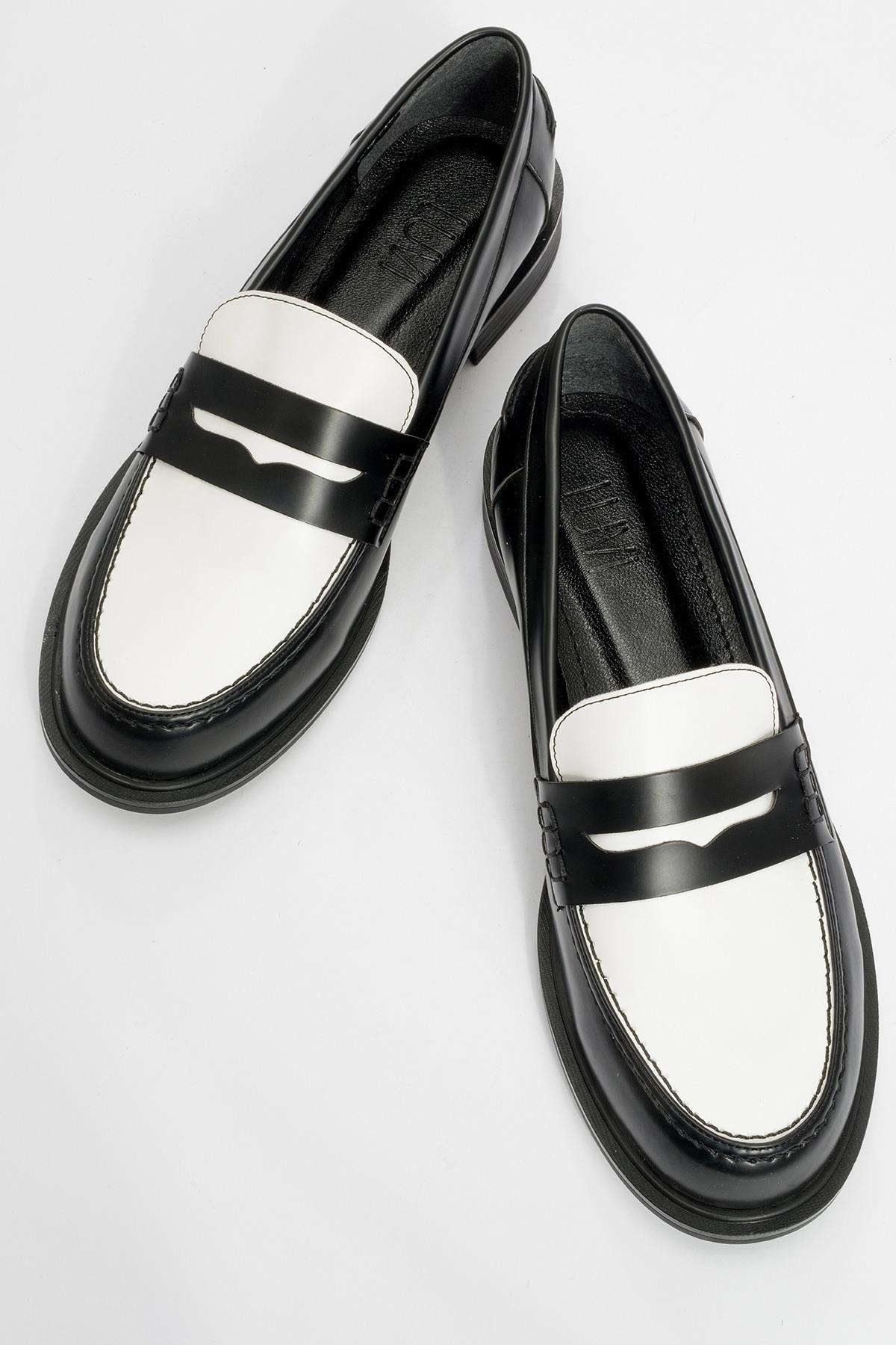 CHOOS Black Loafer (Women)