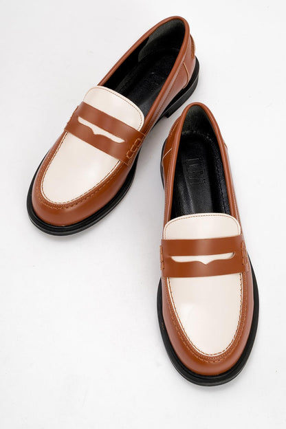 CHOOS Cognac Brown Loafer (Women)