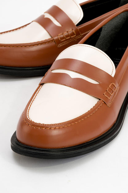 CHOOS Cognac Brown Loafer (Women)