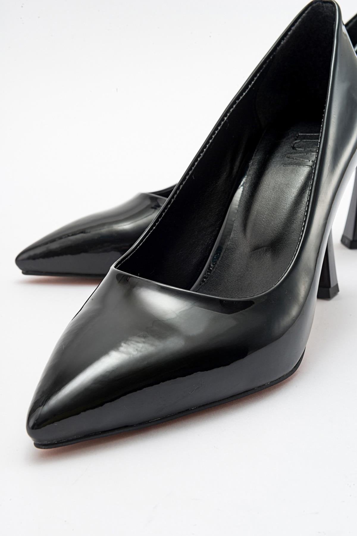 Forest Black Patent Pointed Toe Pump (Women)