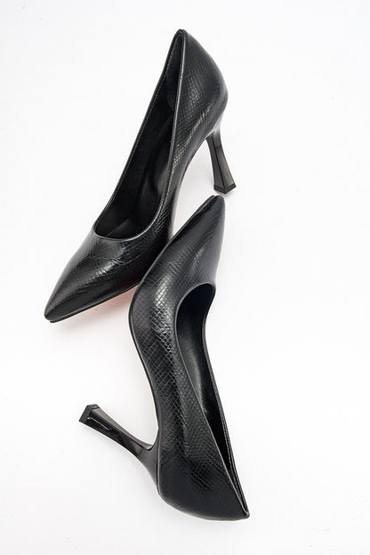 Forest Black Pointed Toe Pump (Women)