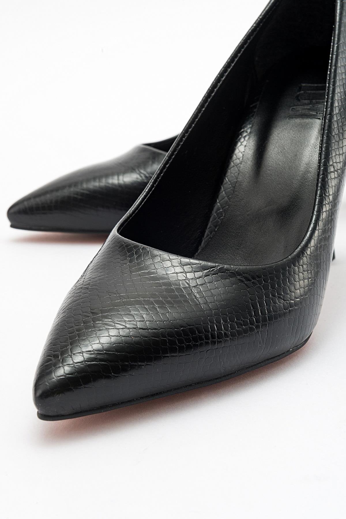 Forest Black Pointed Toe Pump (Women)
