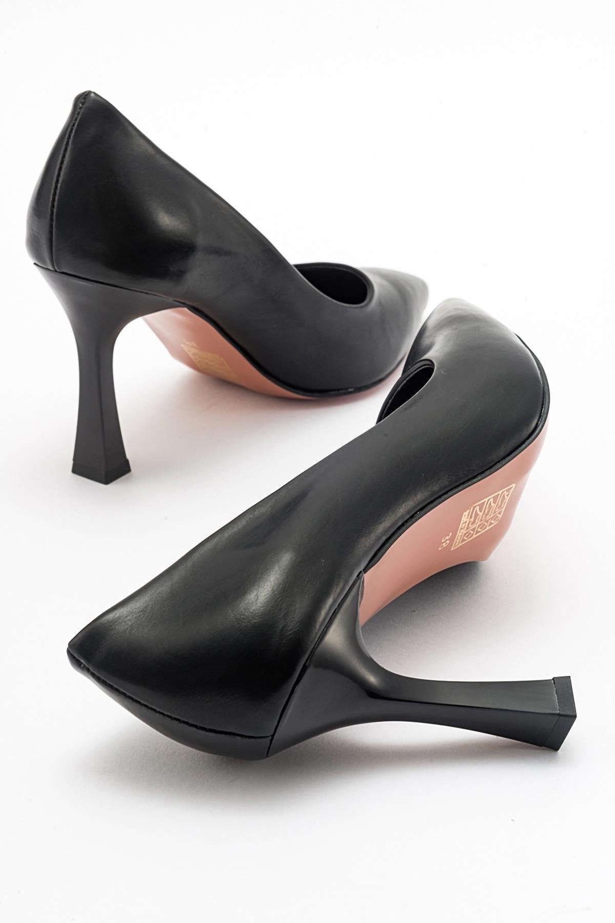 Forest Black Cilt Pointed Toe Pump (Women)