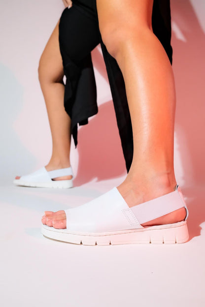 Londoi - White Elastic Strap Leather Sandal (Women)