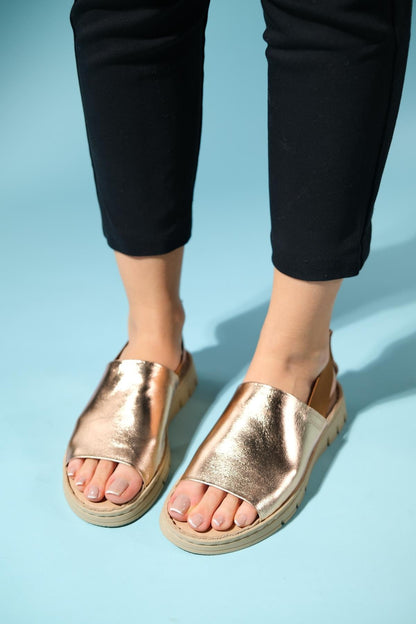 Londoi - Golden Elastic Strap Leather Sandal (Women)