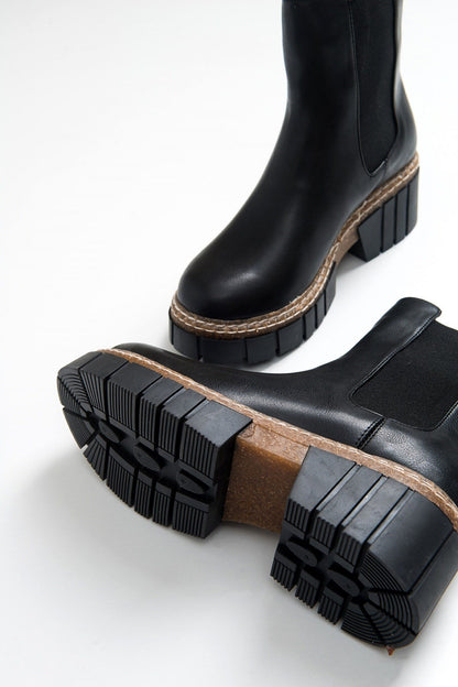 Luz Black Cilt Block Heel Boot (Women)