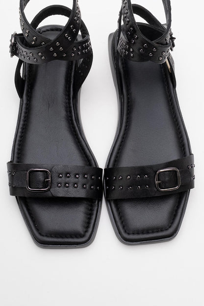 Carril - Black Leather Sandal (Women)