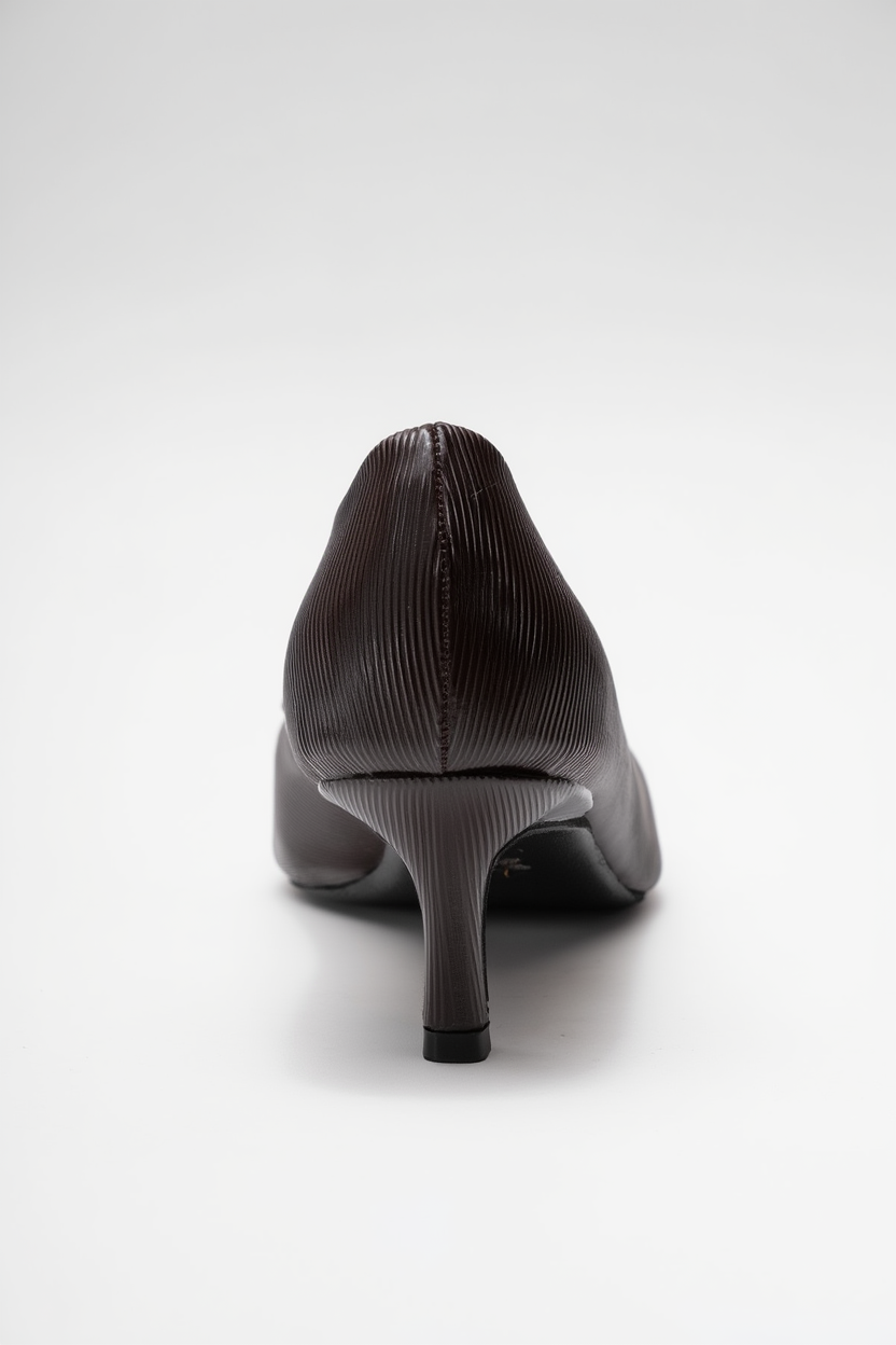 Briana - Zapatilla de tacón con punta y hebilla marrón (mujer)