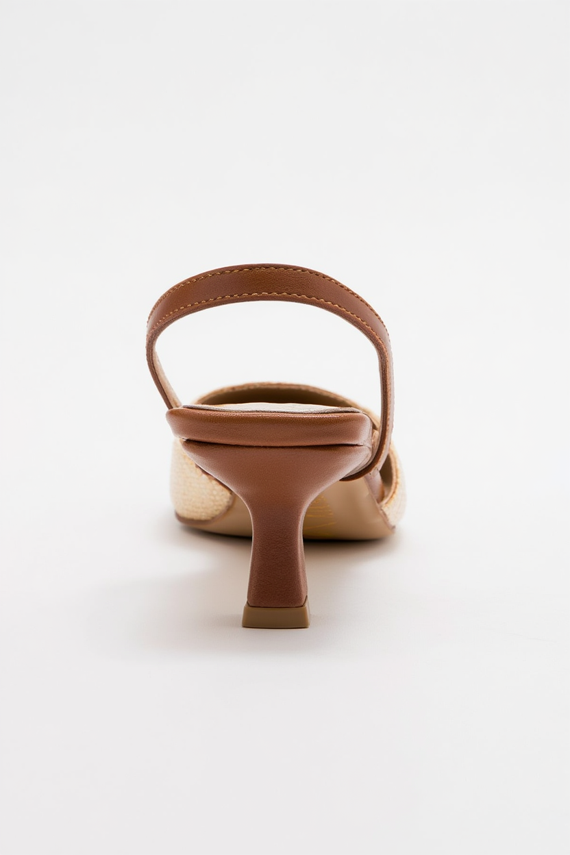 Zapato de salón con punta fina color beige oscuro (mujer)