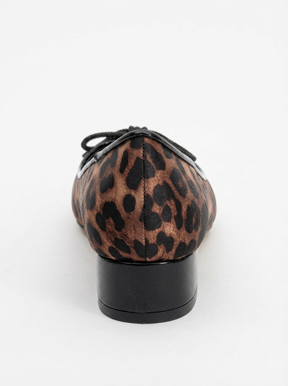 Julien Leopard Bow Detail Block Heel Flat (Mujer)