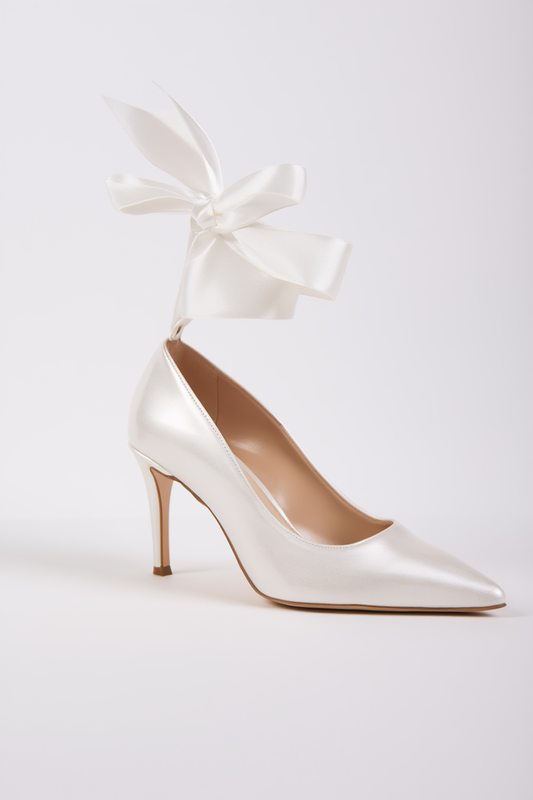 Zapatos de tacón en punta con lazo en el tobillo Madelina Ivory (Mujer)