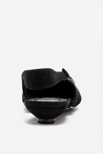 AVIVA - Zapatos de tacón bajo de piel auténtica negra con puntera en punta (Mujer)