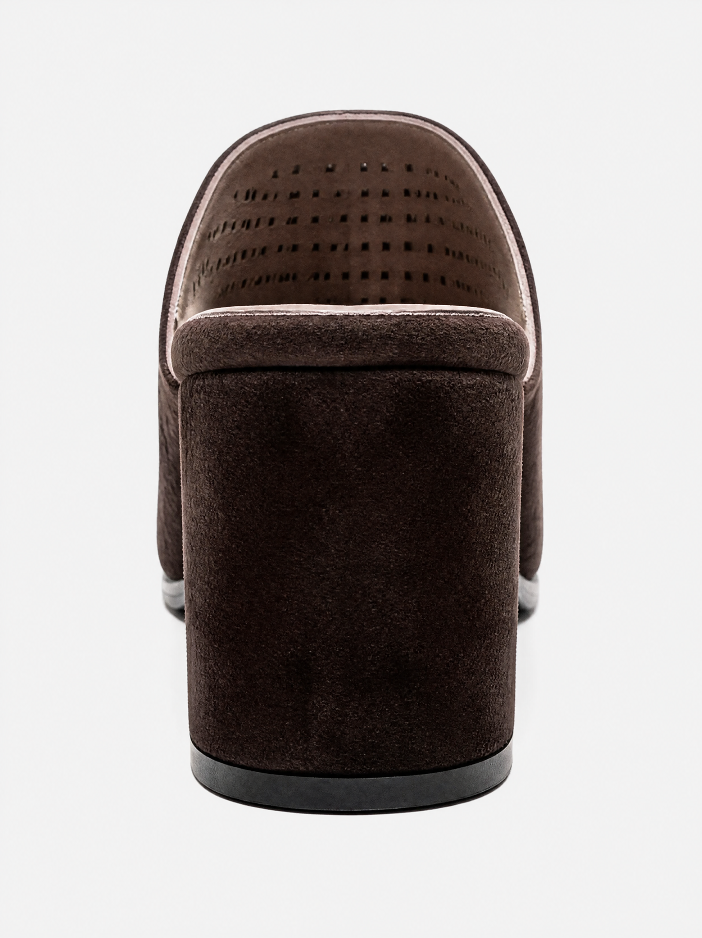 Toen Brown - Back View AI 4K
