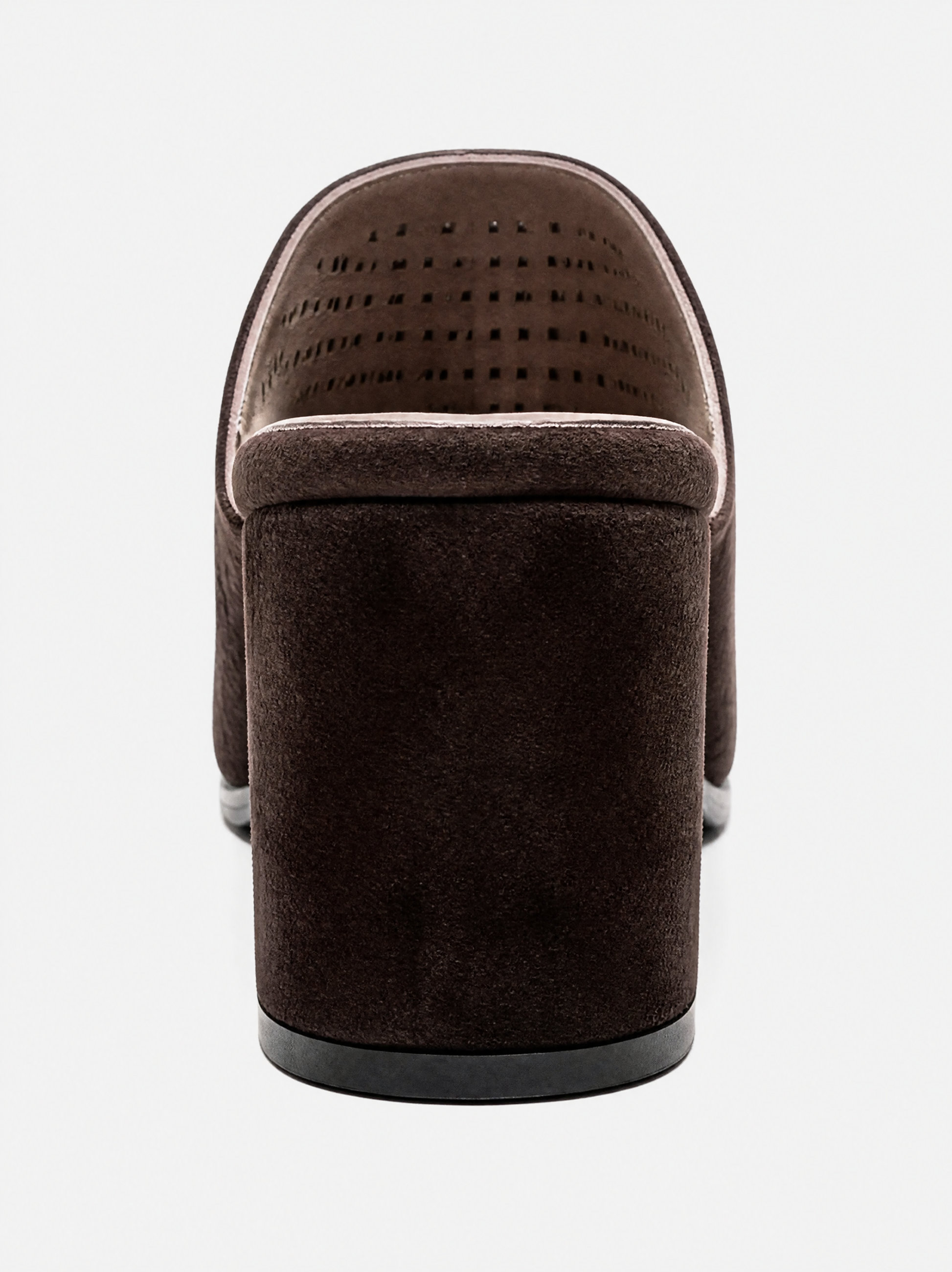 Toen Brown - Back View AI 4K