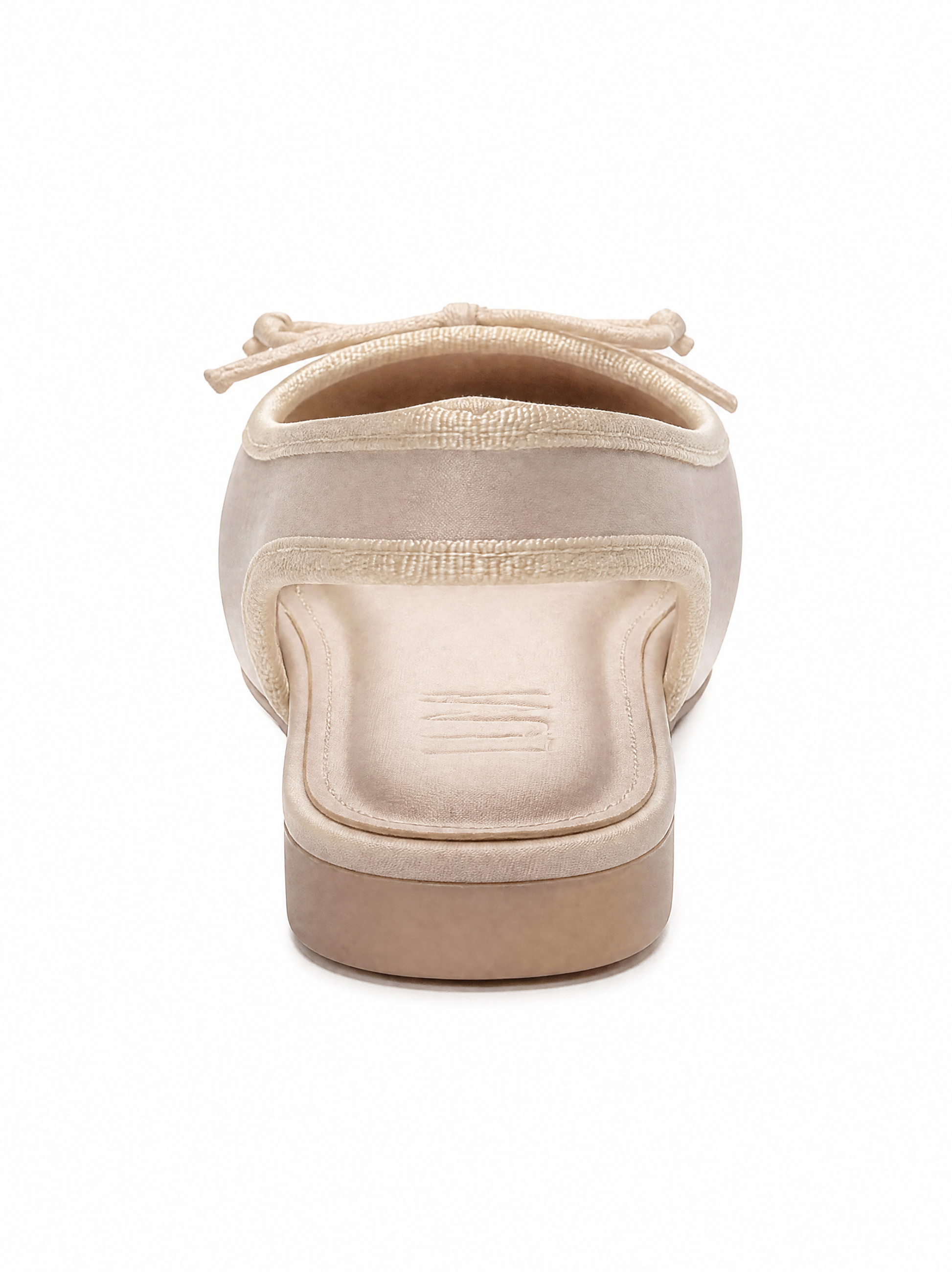 Zelvia Beige - Back View AI 4K