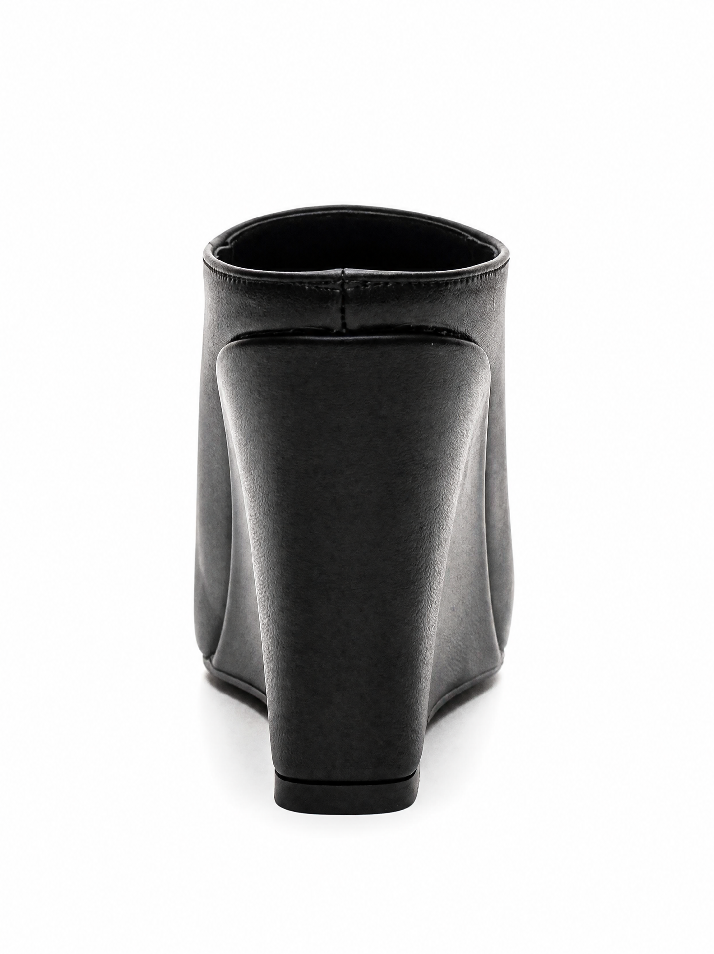 Senso Black - Back View AI 4K