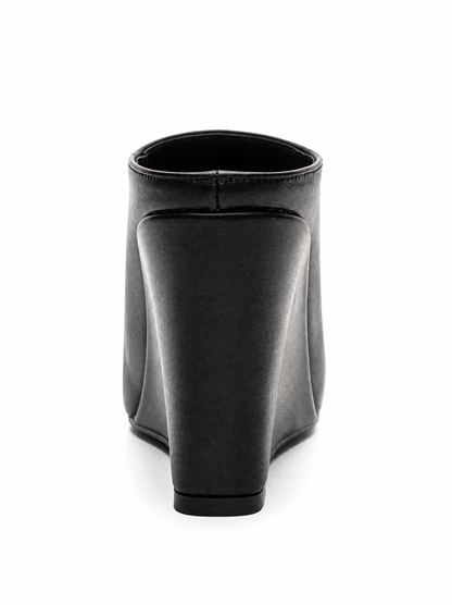 Senso Black - Back View AI 4K
