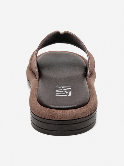 Brio Taupe - Back View AI 4K