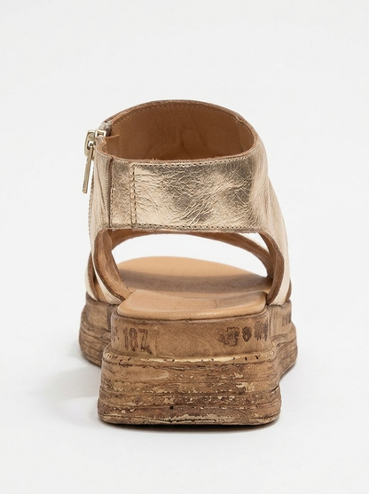 Sandalia plana de cuero dorado con cremallera lateral Lunas (Mujer)