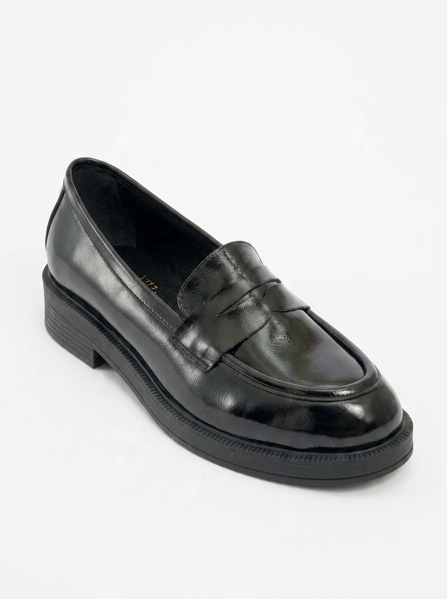 Bree - Mocasines de plataforma de cuero charol negro (Mujer)