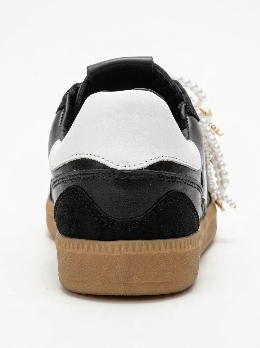 Taren - Zapatillas de cuero negro con hebilla de perlas (mujer)
