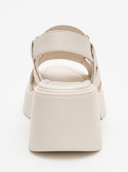 Sandalias de plataforma Lucia de cuero beige con hebilla (Mujer)