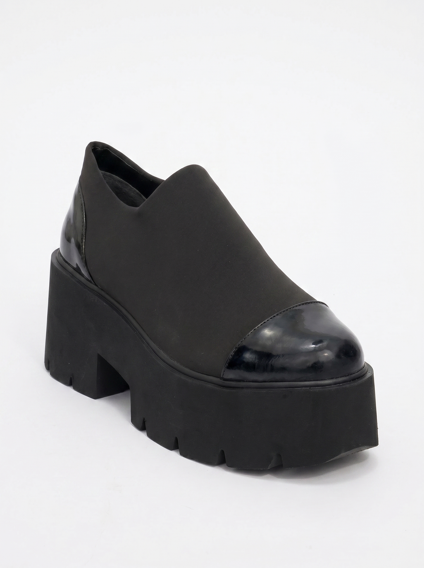 Grena - Zapatos de plataforma negros de charol sin cordones (Mujer)