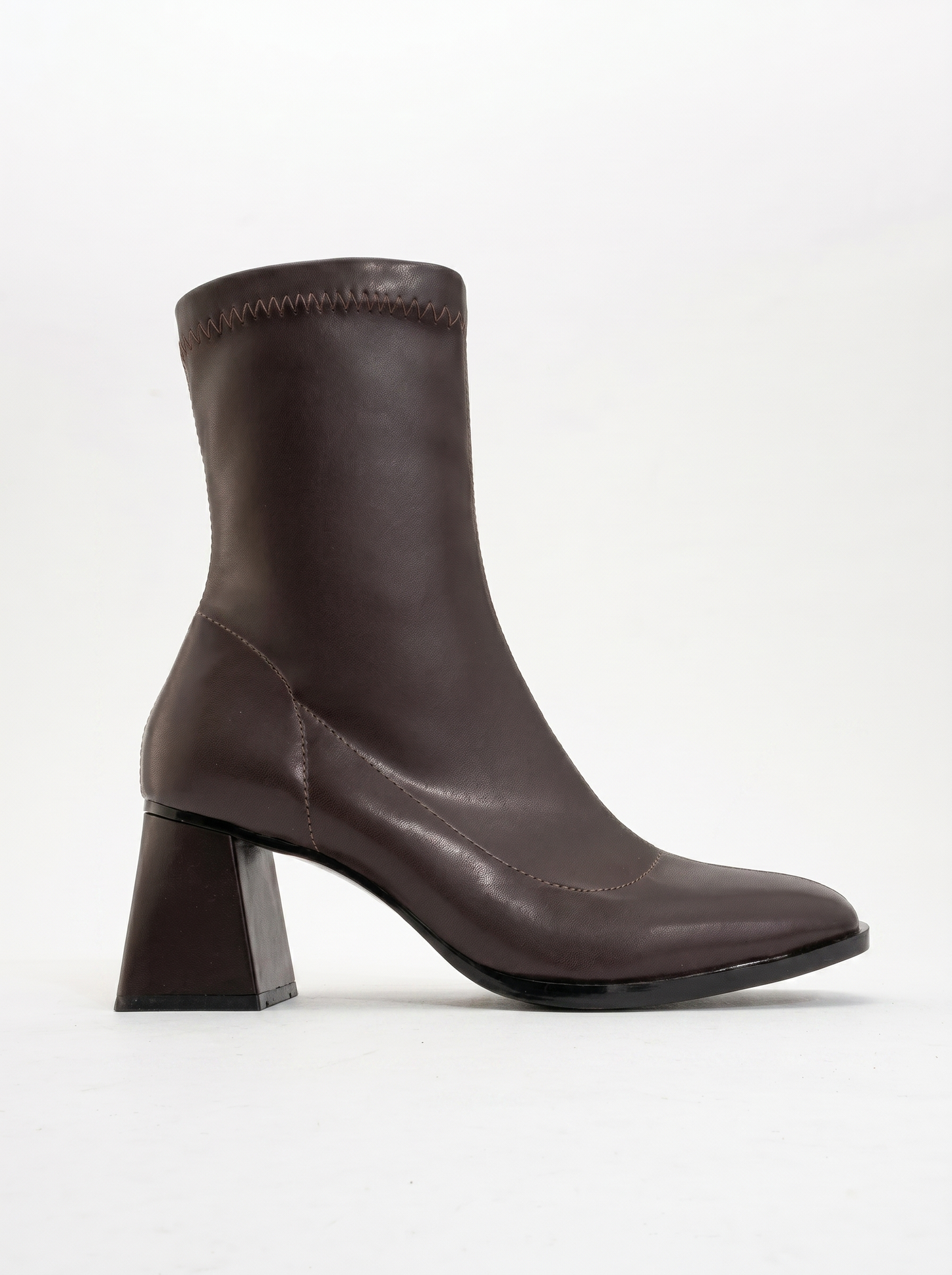 Bota Plesa de tacón grueso color marrón oscuro (Mujer)
