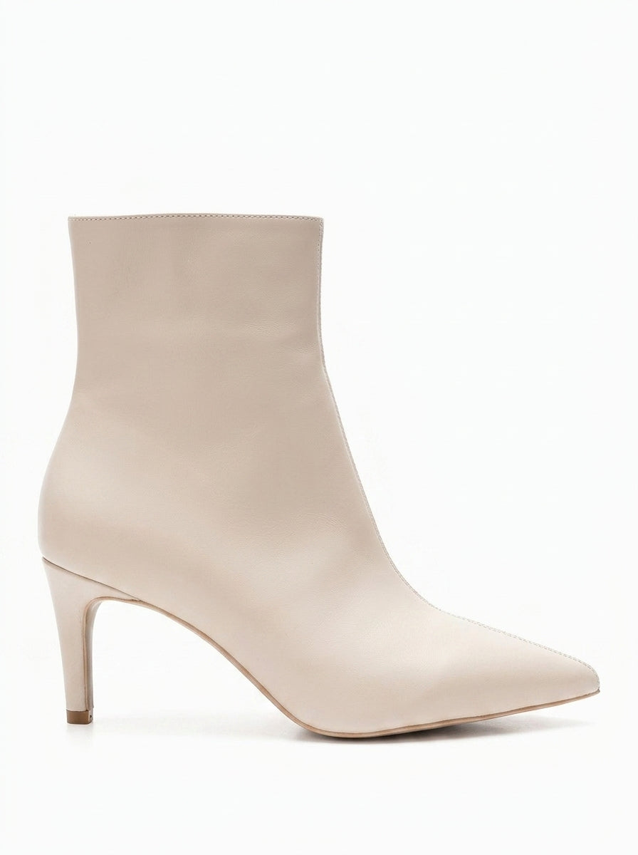 Noya - Bota de tacón fino con punta en pico beige (Mujer)