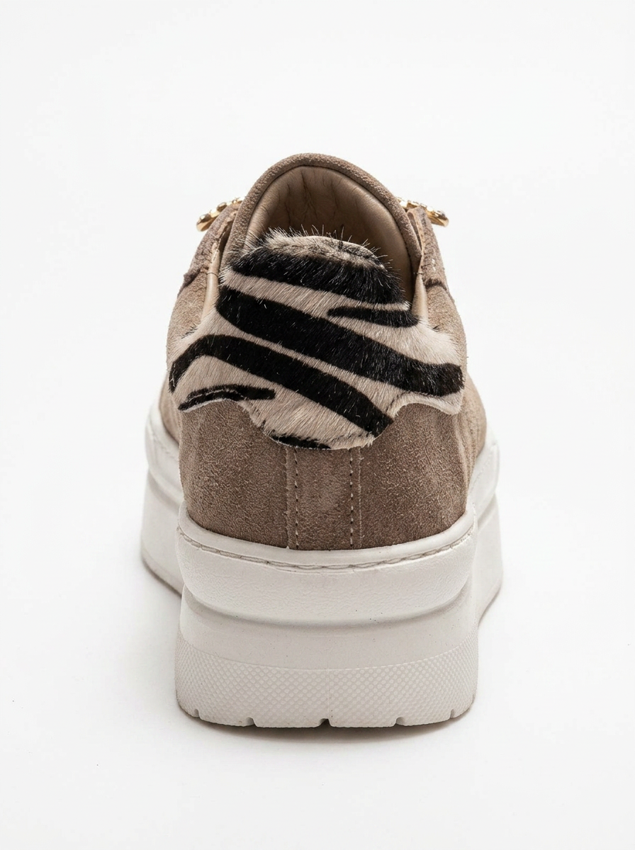 Anda - Zapatillas de ante color beis oscuro con hebillas (Mujer)