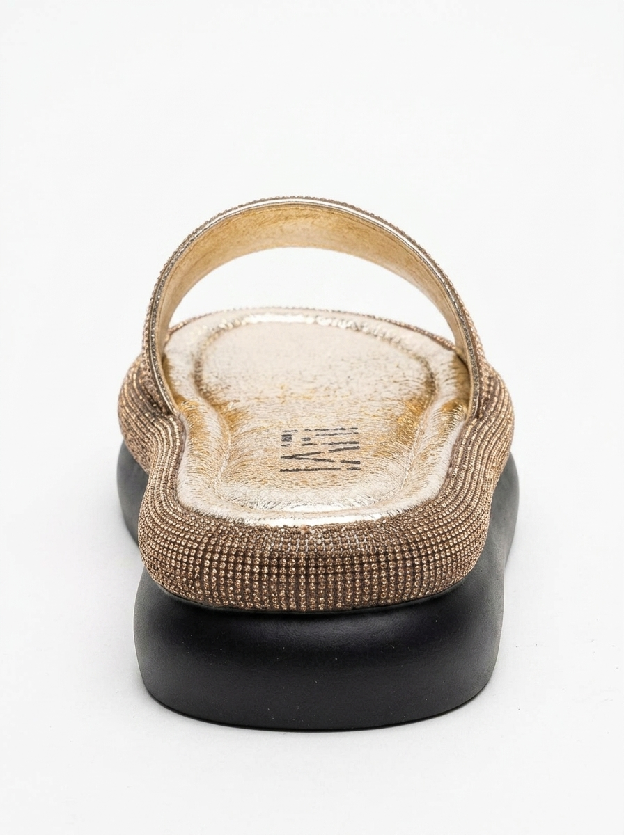 Sandalia plana Oeste Gold con pedrería (Mujer)