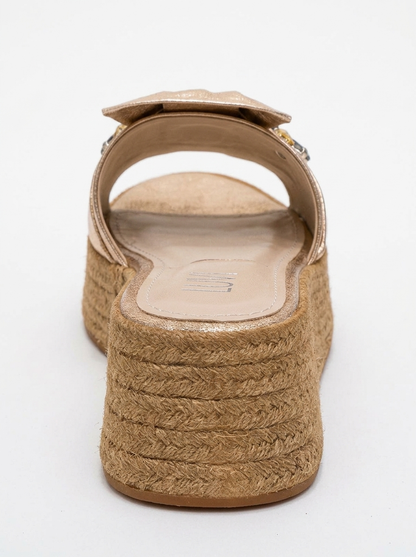 Sandalia de plataforma Shara con lazo dorado y hebilla de abeja (Mujer)