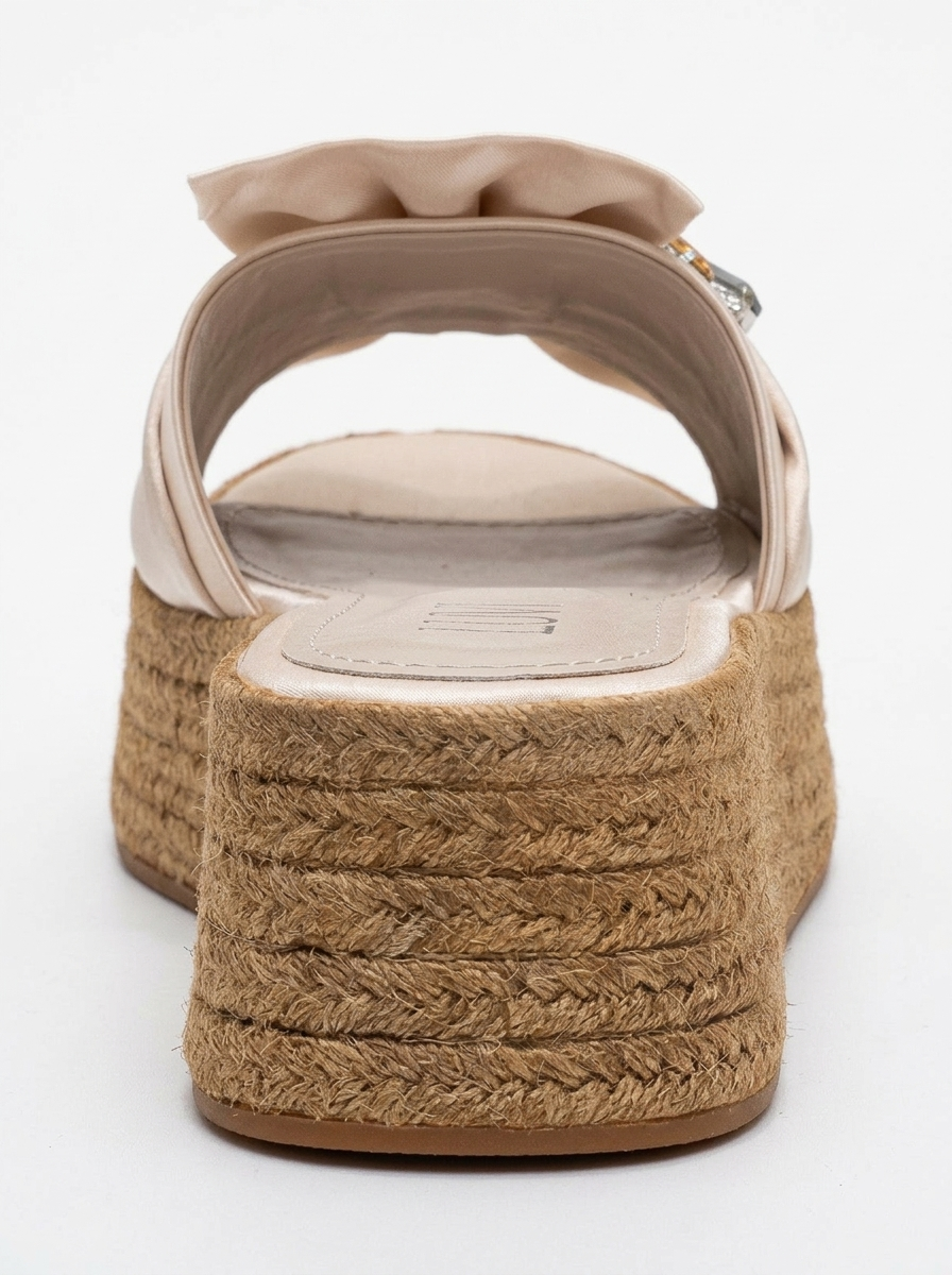 Sandalia Shara Beige de Satén con Lazo y Hebilla de Abeja con Plataforma (Mujer)