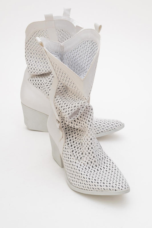 Larry White Elasticated Block Heel Boot (Women)