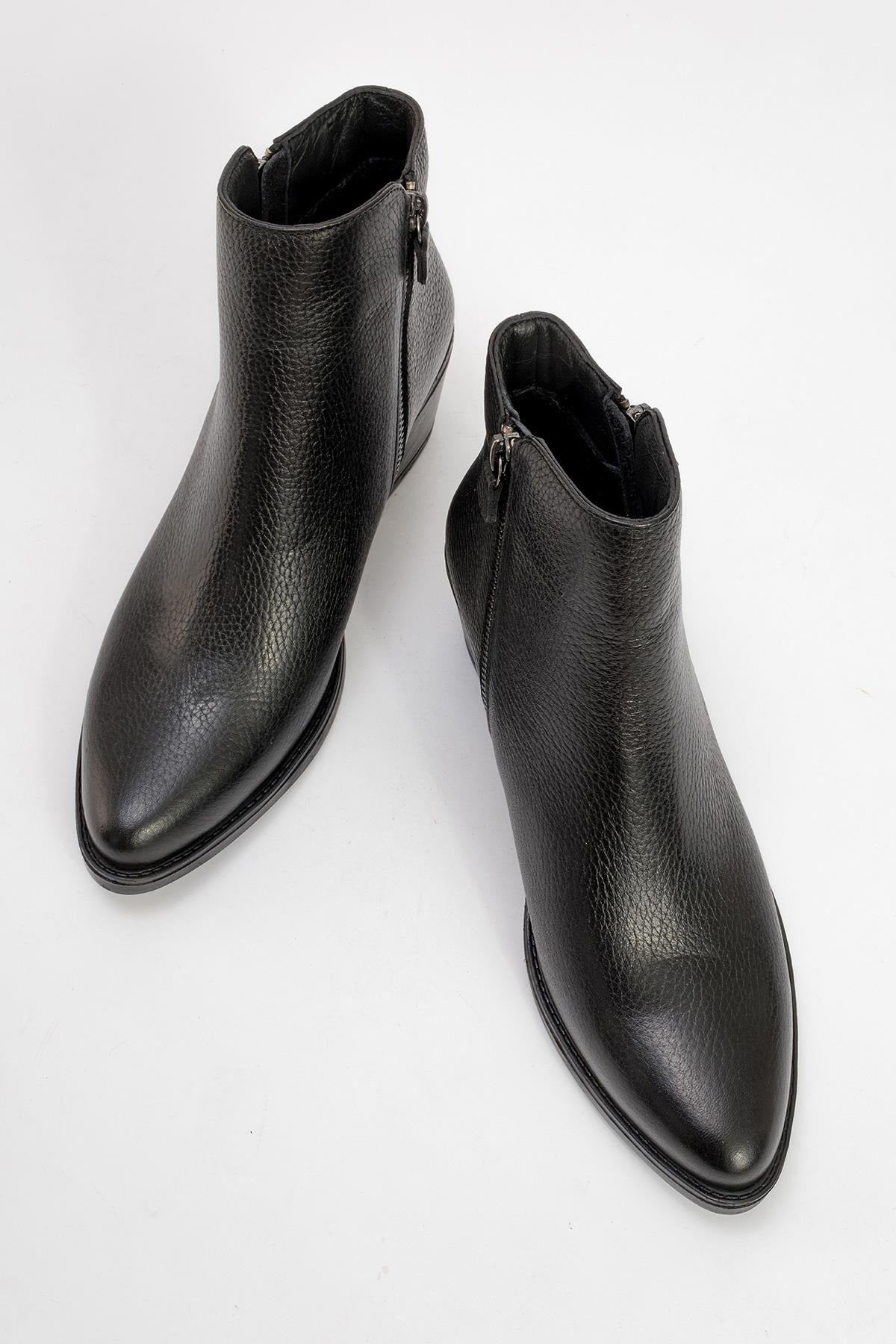 JAYER Black Leather Double-Zip Block Heel Boot (Women)