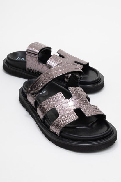Loana Platinum Leather Slide Sandal (Women)