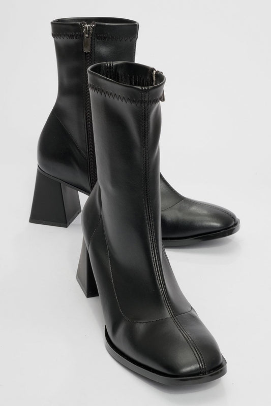 Plesa Black Chunky Heel Boot (Women)