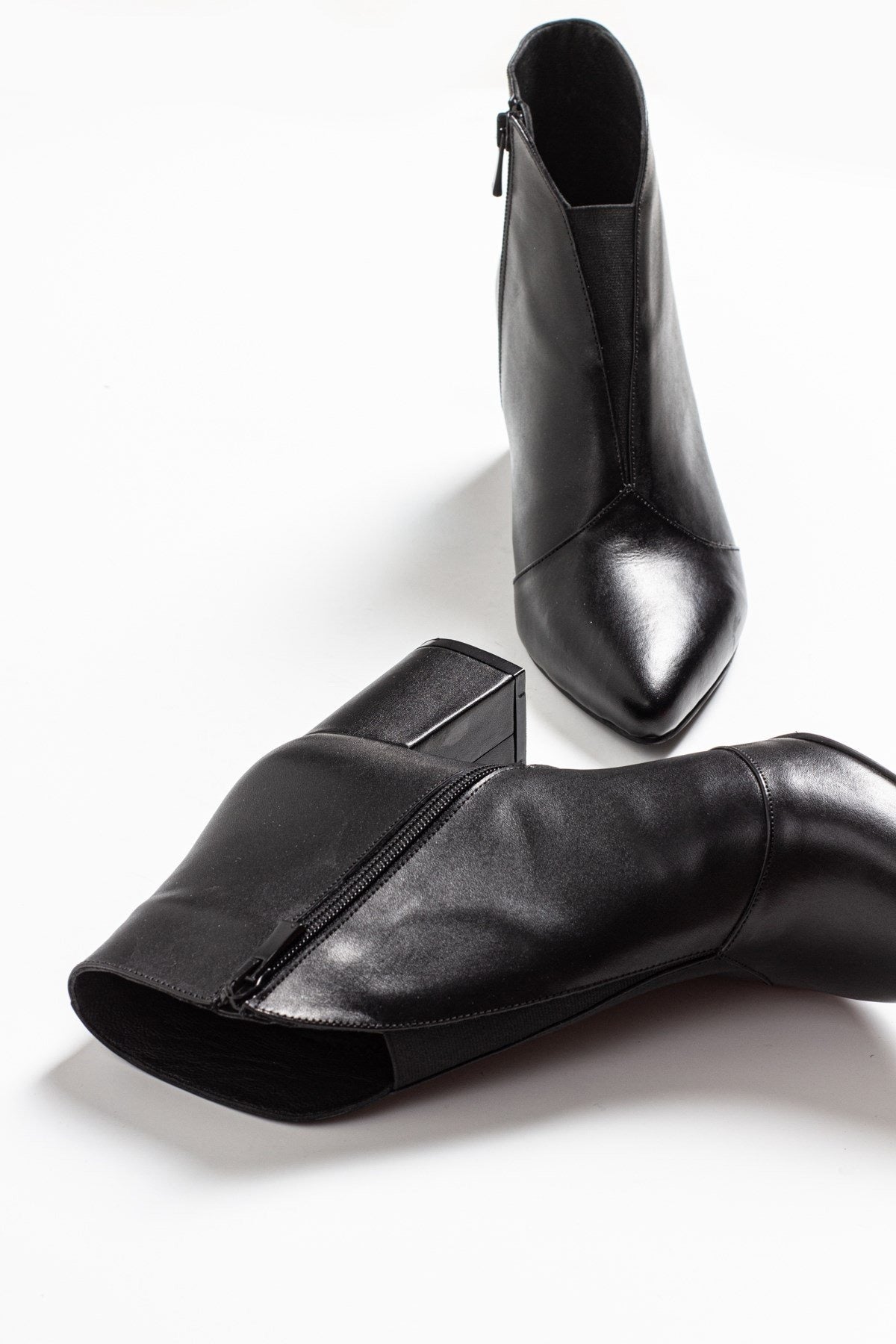 Finda Black Leather Block‑Heel Boot (Women)