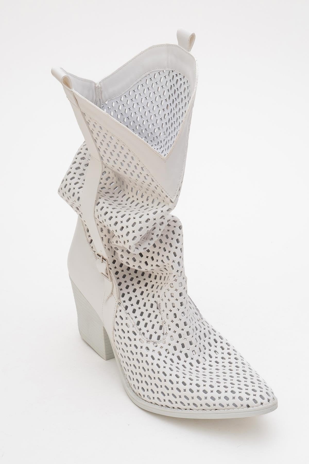 Larry White Elasticated Block Heel Boot (Women)