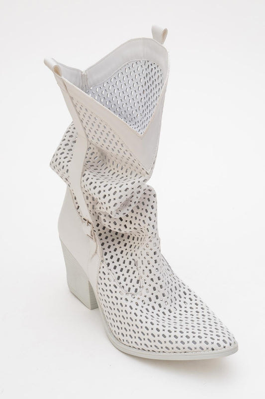 Larry White Elasticated Block Heel Boot (Women)